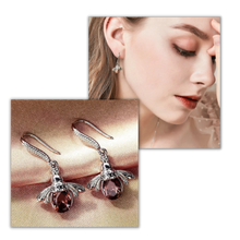 Load image into Gallery viewer, Pendientes en forma de abeja - Ozerty