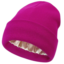 Cargar imagen en el visor de la galería, Gorro de punto con forro de satén -Rojo chicle - Ozerty
